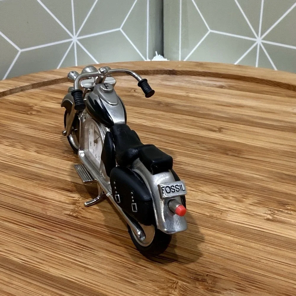 Limited Edition‎ Fossil Die-Cast Metal Motorcycle Desk Clock vintage
